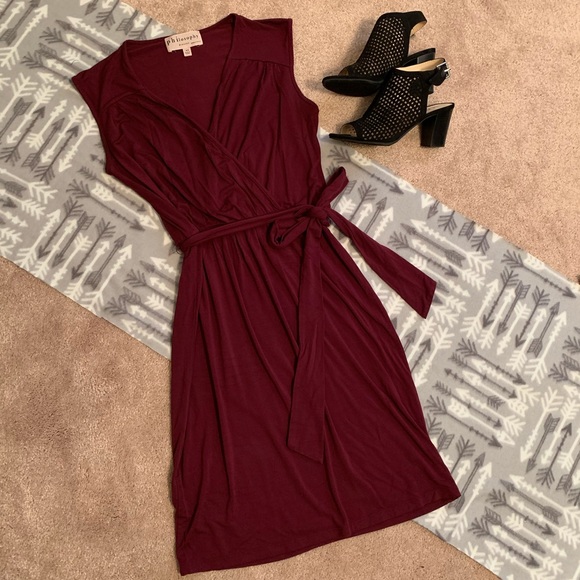 Philosophy Dresses & Skirts - ❤️Philosophy Sleeveless Elastic Waist Dress